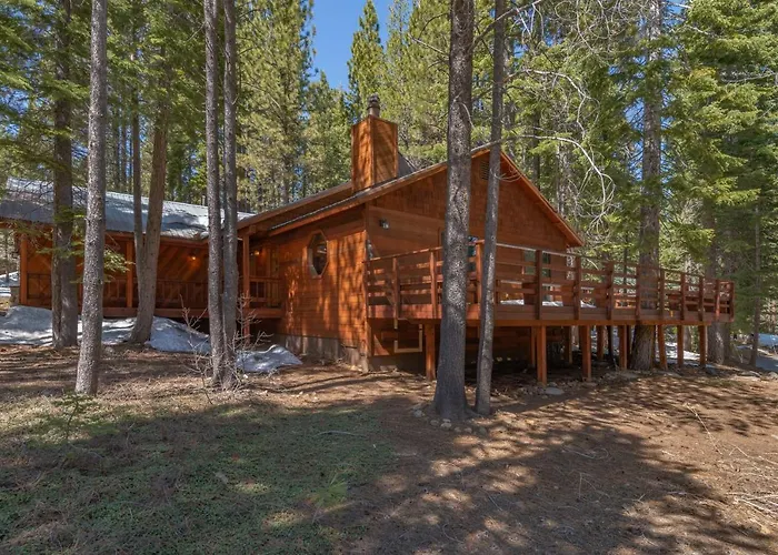 Camp Telemark By Tahoe Getaways - Pet-Friendly 3 Bedroom In Tahoe Donner With Hot Tub & Wood Fireplace