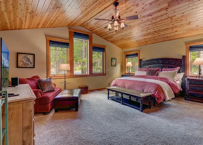 High Country Lodge By Tahoe Getaways - Tahoe Donner 4Br W Hot Tub, Air Conditioning, Ev, Hoa, Shuffleboard And Horse Shoe Pit