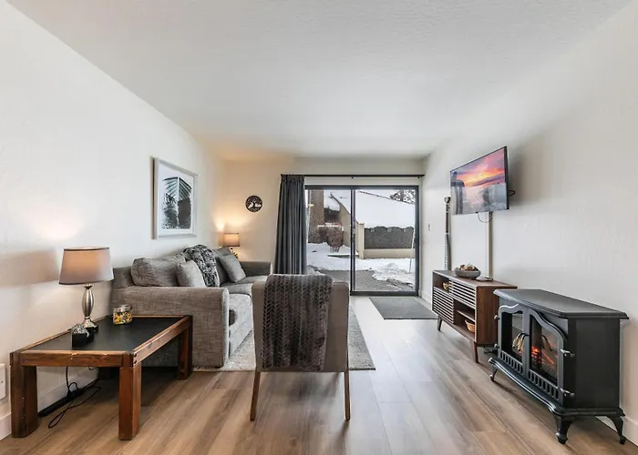 Inviting King Deluxe 1 Bedroom Condo W/Lake View #141 At Donner Lake Village