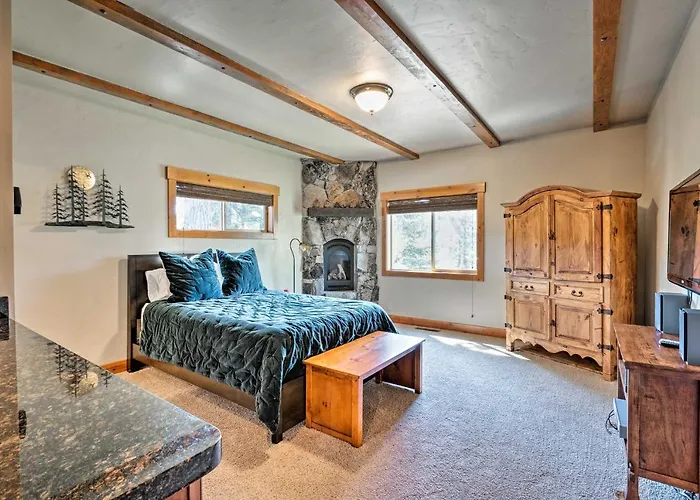 Truckee Escape W/ Hot Tub Near Ski Resorts