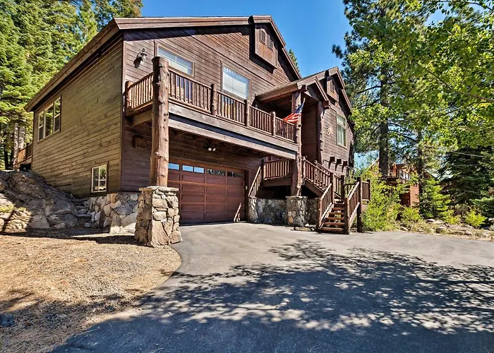 Truckee Escape W/ Hot Tub Near Ski Resorts
